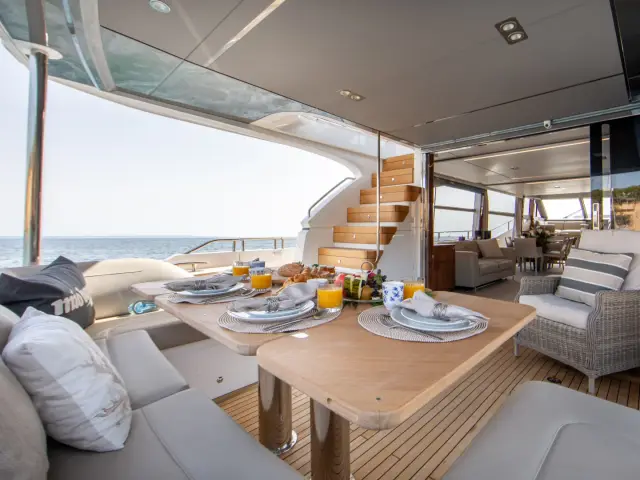 MIO BARCO II | Princess Y78 — 25 / 45
