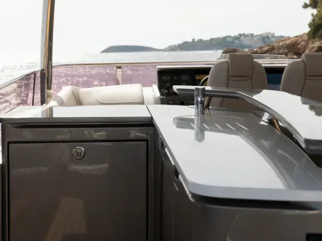 MIO BARCO II | Princess Y78 — 22 / 45