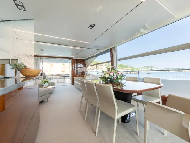 MIO BARCO II | Princess Y78 — 32 / 45