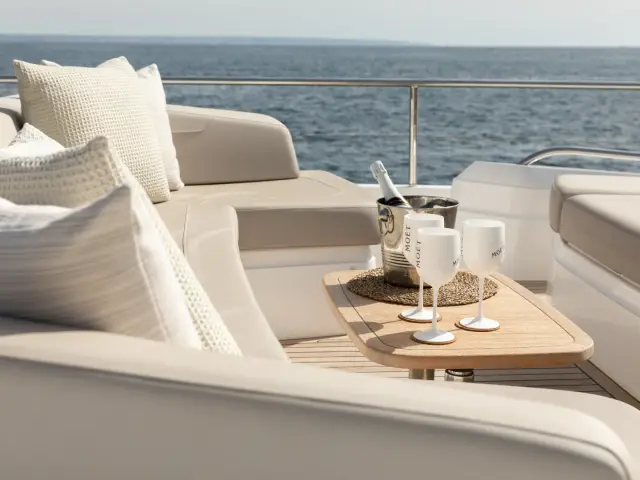 MIO BARCO II | Princess Y78 — 18 / 45
