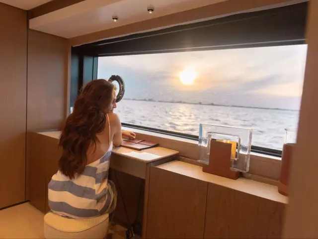 KARMA | Ferretti 100' — 30 / 33