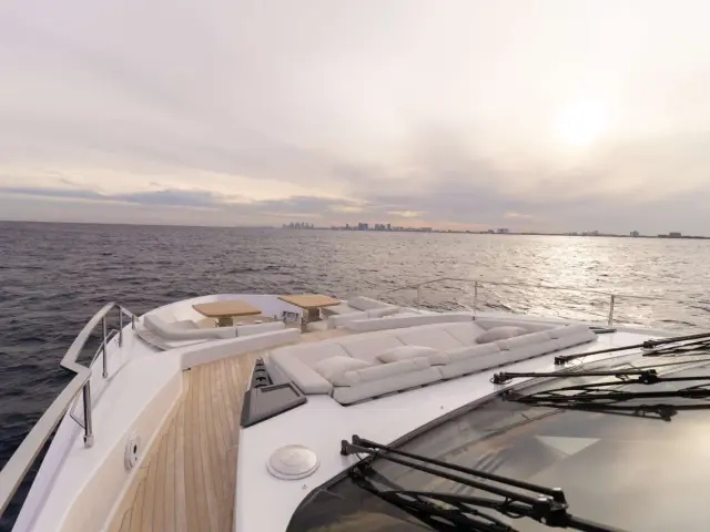 KARMA | Ferretti 100' — 8 / 33