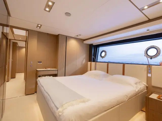 KARMA | Ferretti 100' — 26 / 33