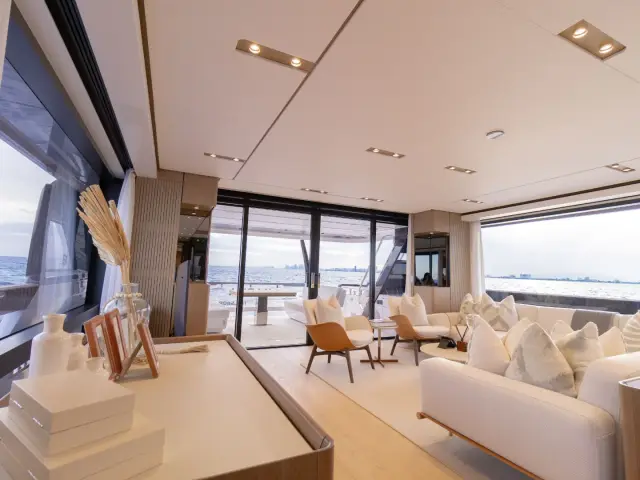 KARMA | Ferretti 100' — 20 / 33