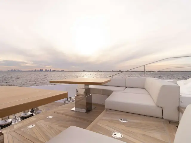 KARMA | Ferretti 100' — 28 / 33