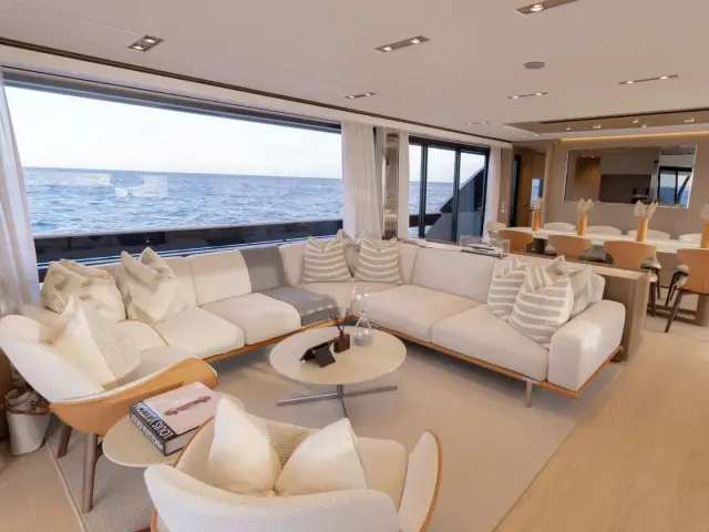 KARMA | Ferretti 100' — 22 / 33