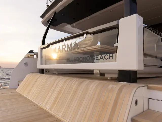 KARMA | Ferretti 100' — 14 / 33
