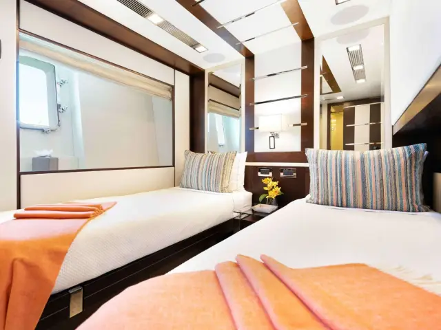INSIEME | Azimut 105 — 19 / 21