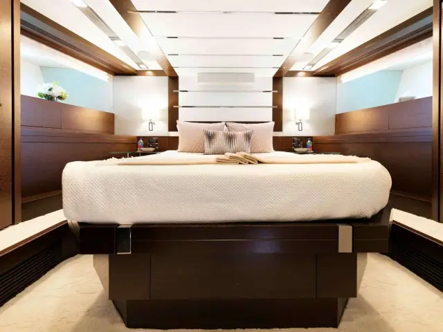 INSIEME | Azimut 105 — 18 / 21