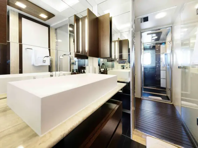 INSIEME | Azimut 105 — 17 / 21