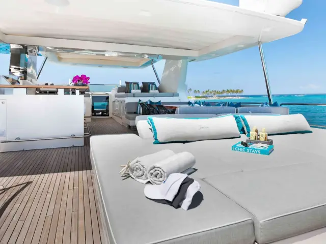 INSIEME | Azimut 105 — 9 / 21