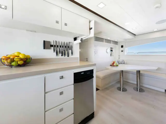 INSIEME | Azimut 105 — 13 / 21