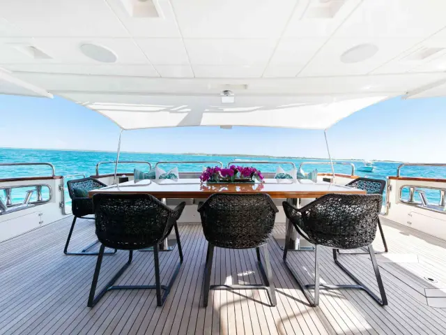 INSIEME | Azimut 105 — 6 / 21