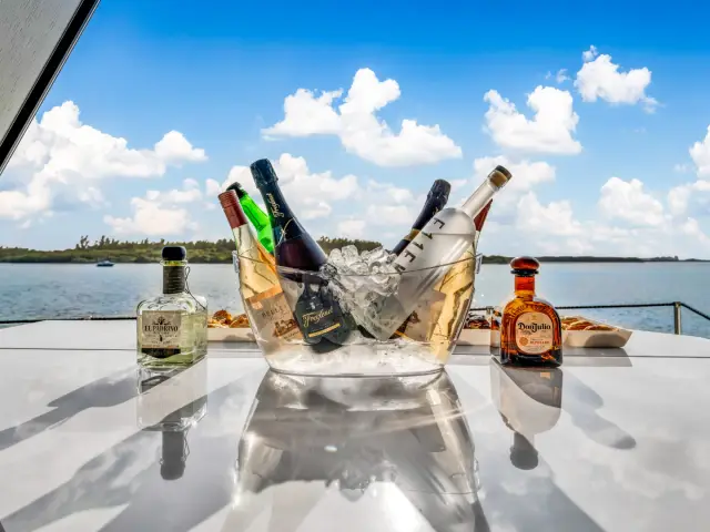 SEVEN SEAS | Galeon 68' — 34 / 49