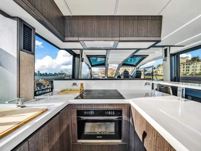 SEVEN SEAS | Galeon 68' — 19 / 49