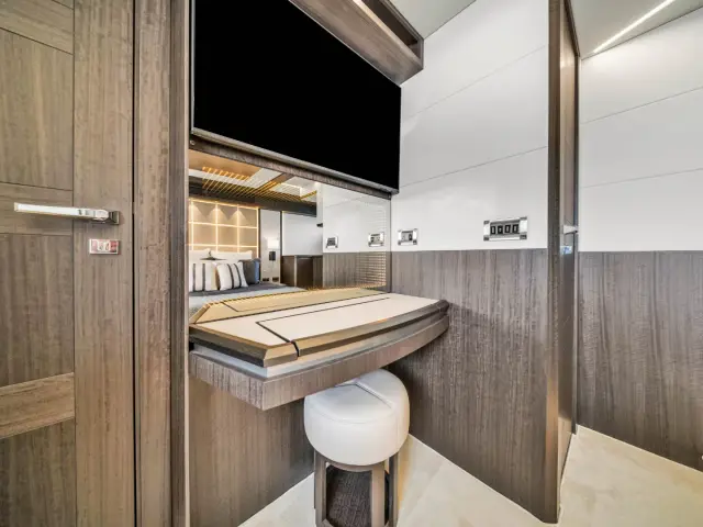 SEVEN SEAS | Galeon 68' — 32 / 49