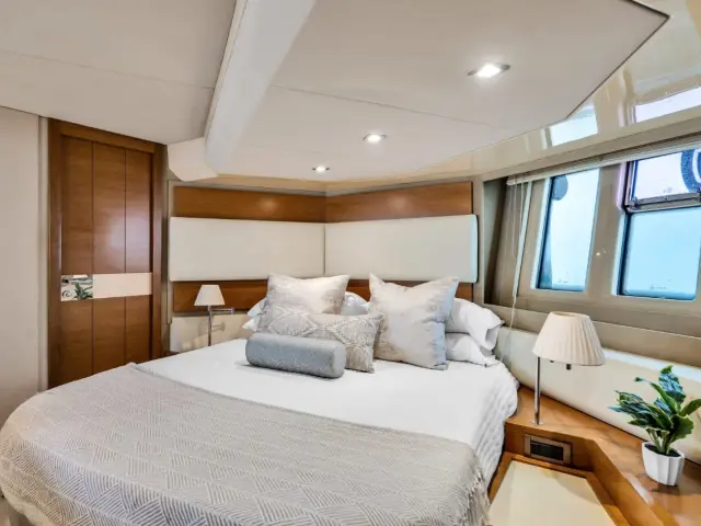 FREEDOM | Azimut 65 — 45 / 49