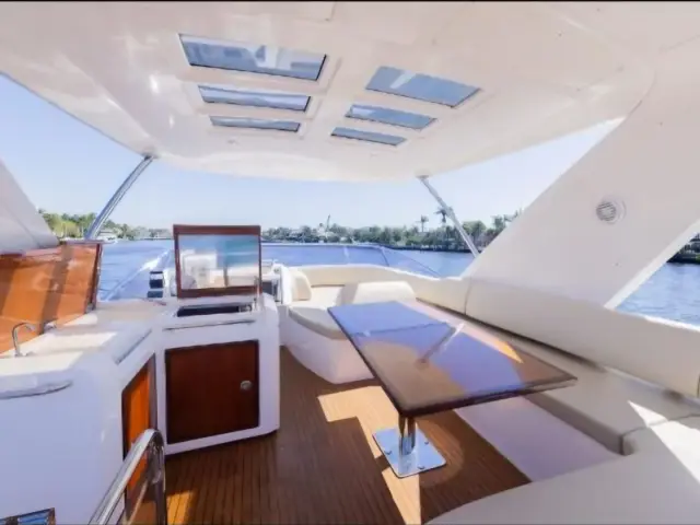 FREEDOM | Azimut 65 — 15 / 49