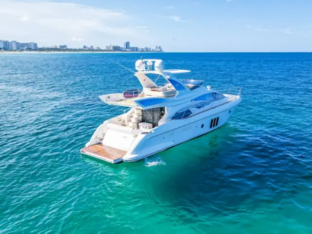 FREEDOM | Azimut 65 — 26 / 49