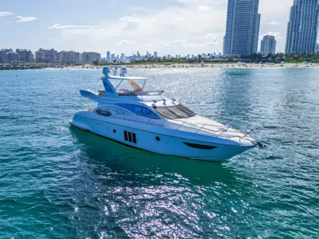 FREEDOM | Azimut 65 — 27 / 49