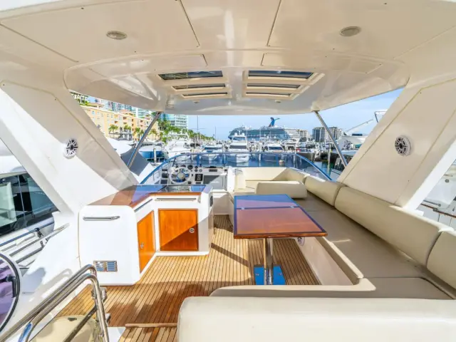 FREEDOM | Azimut 65 — 30 / 49