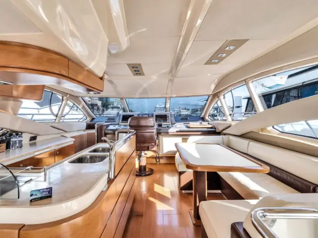 FREEDOM | Azimut 65 — 35 / 49