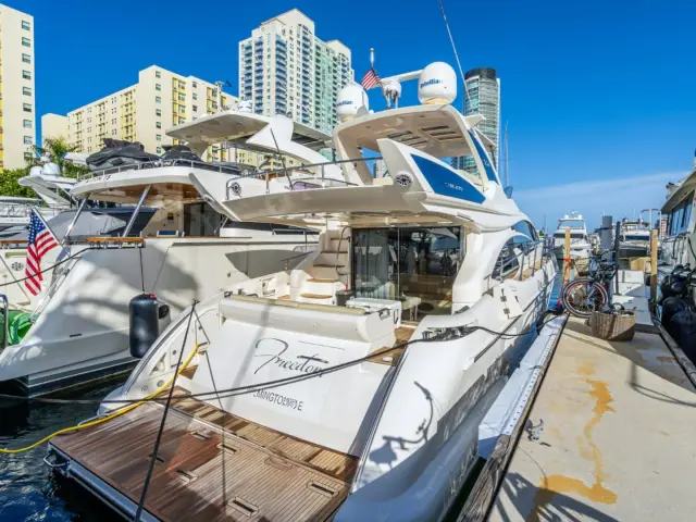 FREEDOM | Azimut 65 — 28 / 49