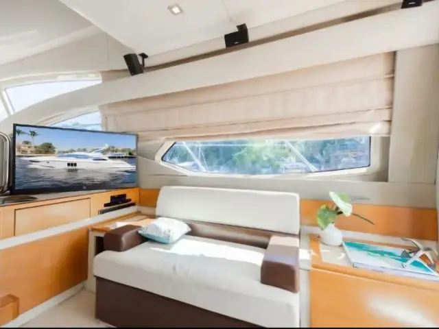 FREEDOM | Azimut 65 — 14 / 49