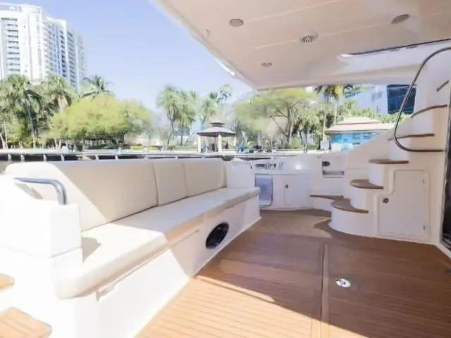 FREEDOM | Azimut 65 — 13 / 49