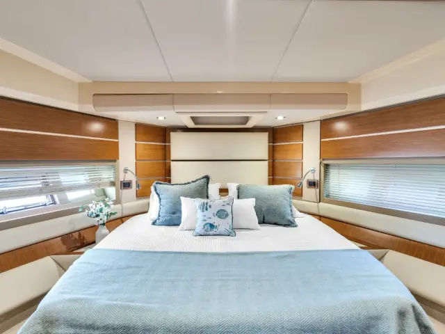 FREEDOM | Azimut 65 — 39 / 49