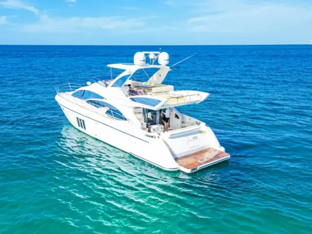 FREEDOM | Azimut 65 — 25 / 49