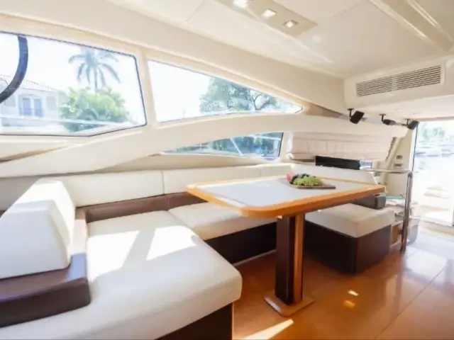 FREEDOM | Azimut 65 — 10 / 49
