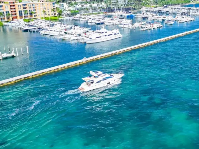 FREEDOM | Azimut 65 — 7 / 49