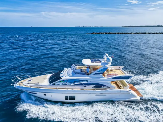 FREEDOM | Azimut 65 — 1 / 49