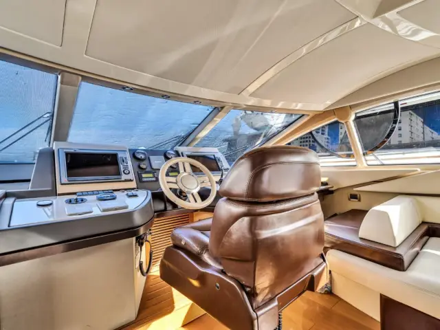FREEDOM | Azimut 65 — 40 / 49