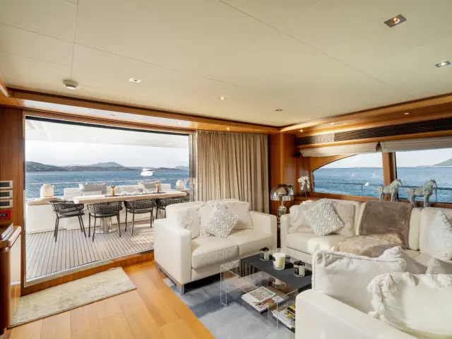 ETHNA | Ferretti Custom Line 97 — 20 / 38