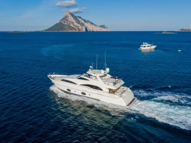 ETHNA | Ferretti Custom Line 97 — 3 / 38
