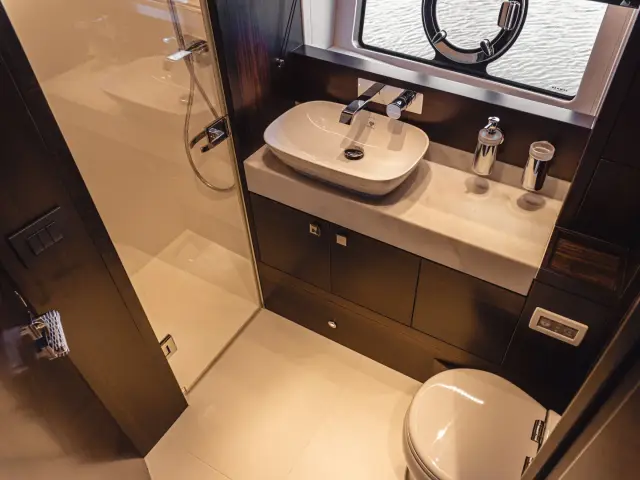 PERFECTION STILL | Sunseeker Manhattan 55 — 17 / 22