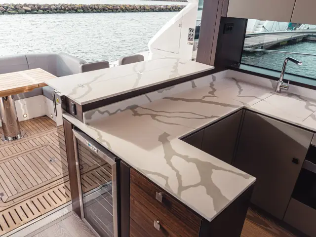 PERFECTION STILL | Sunseeker Manhattan 55 — 12 / 22