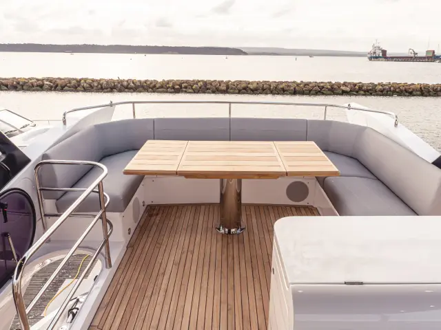 PERFECTION STILL | Sunseeker Manhattan 55 — 3 / 22