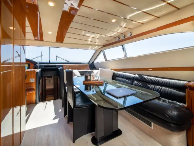 SIMPLY BRILLIANT | Ferretti 68 — 19 / 27