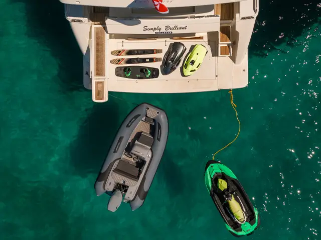 SIMPLY BRILLIANT | Ferretti 68 — 9 / 27