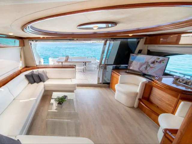 SIMPLY BRILLIANT | Ferretti 68 — 14 / 27