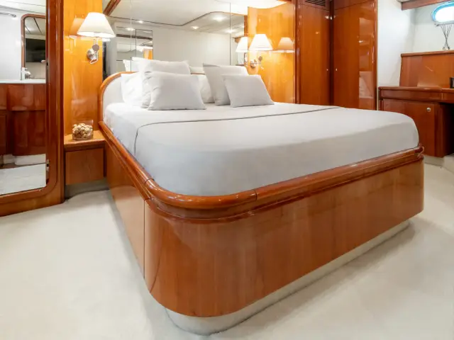 SIMPLY BRILLIANT | Ferretti 68 — 22 / 27