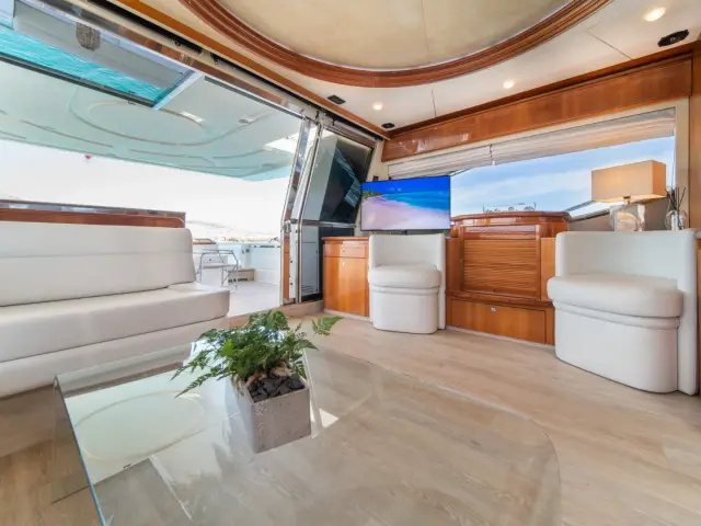 SIMPLY BRILLIANT | Ferretti 68 — 16 / 27