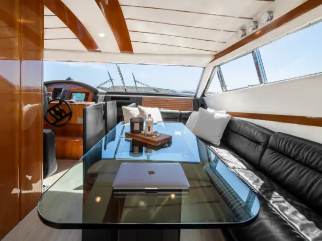 SIMPLY BRILLIANT | Ferretti 68 — 18 / 27