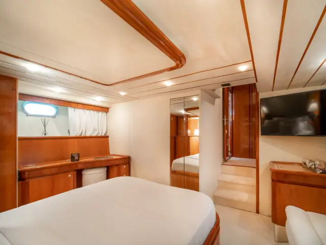 SIMPLY BRILLIANT | Ferretti 68 — 23 / 27