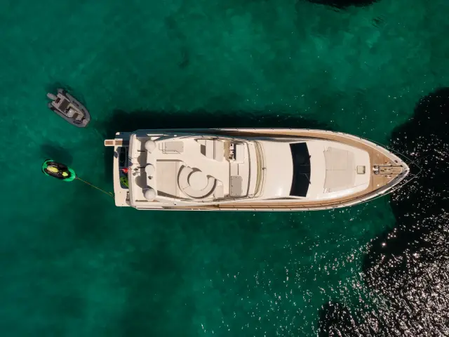 SIMPLY BRILLIANT | Ferretti 68 — 7 / 27