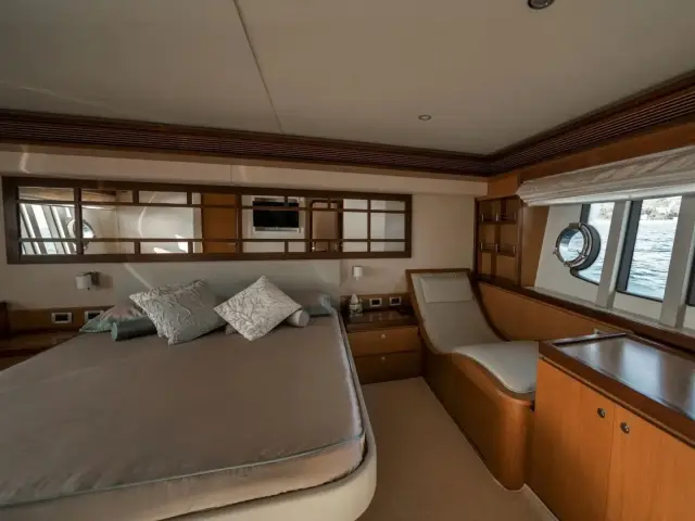 Ferretti 630 Fly — 21 / 26