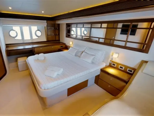 Ferretti 630 Fly — 19 / 26